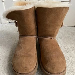 UGG BOOT-BAILEY BUTTON